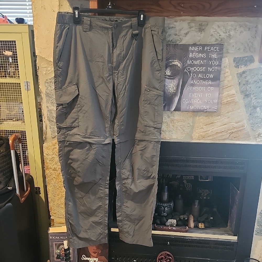 Columbia Gray Cargo Pants with Durable Design